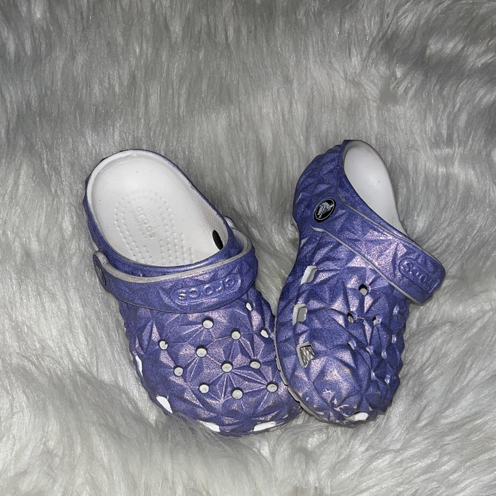 CROCS Kids Purple Textured Clogs